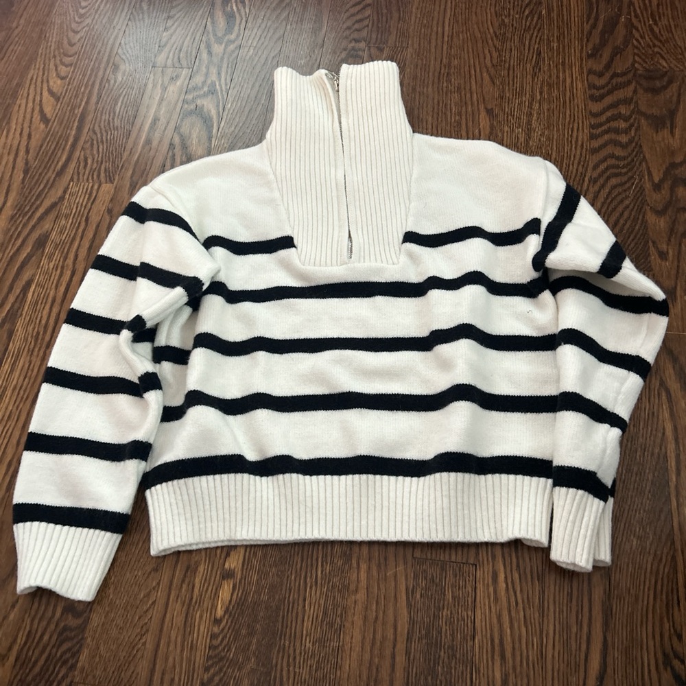 Source Unknown Black and White Striped Turtleneck Sweater